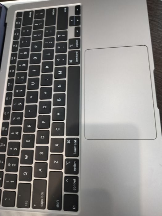 Очень срочно MacBook Air 13-inch
