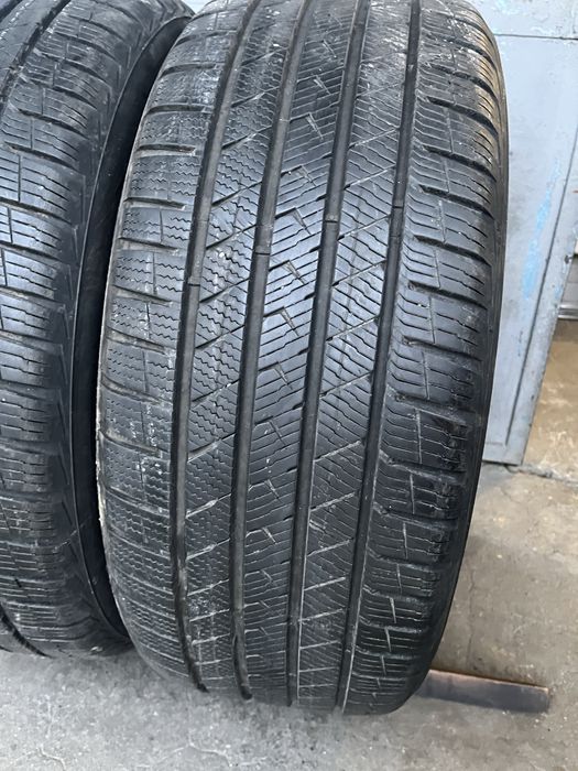 2 бр. всесезонни гуми 255/45/20 Vredestein DOT 5020 6,2 mm