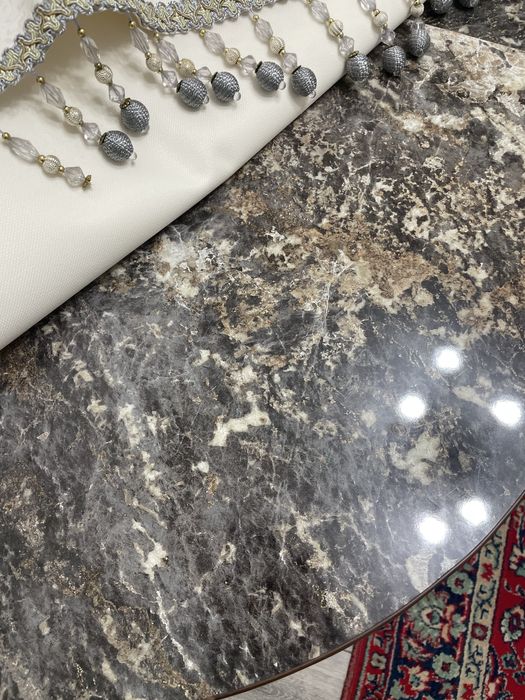 Кухонный стол и стулья