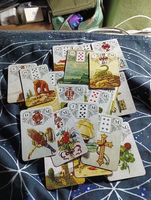 Продам  карты для гадания