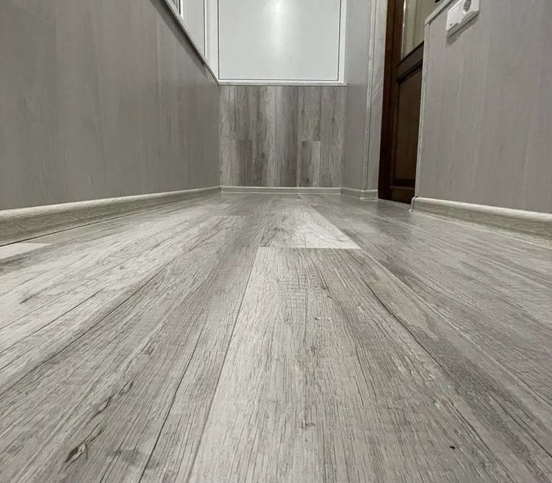 Укладка ламината паркета винила линолеума установка дверей  плинтусов