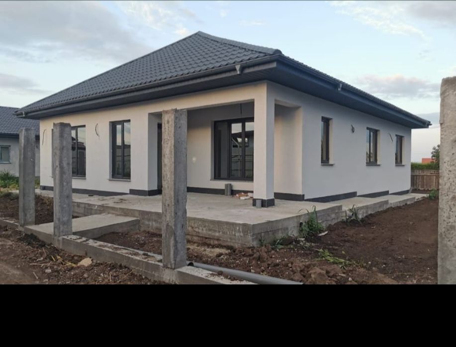 Vand casa parter la cheie in comuna Vanatori!