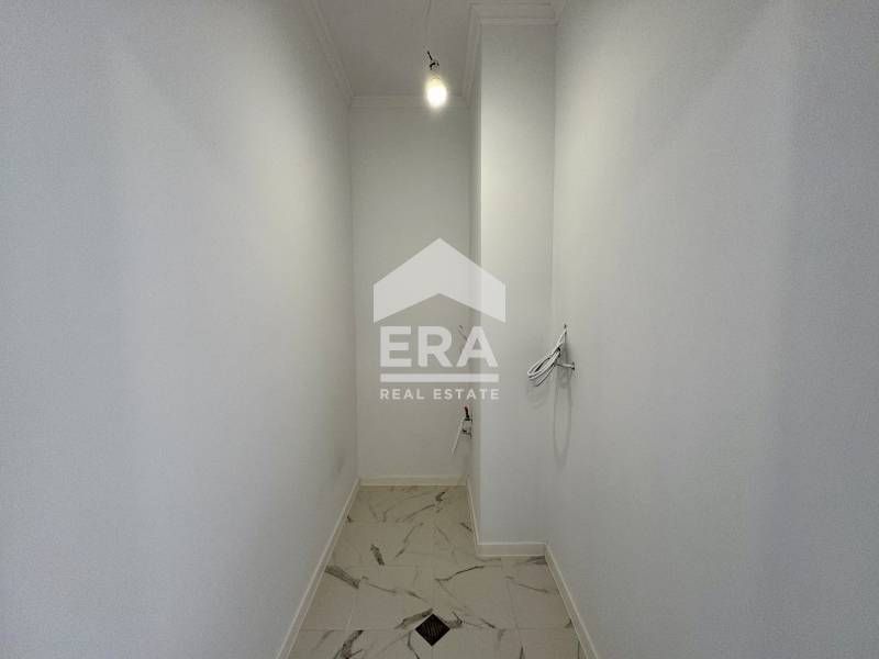 Продава се Тристаен апартамент в Варна, Възраждане 3 - 65 кв.м за 1205 €/кв.м - Снимка #8