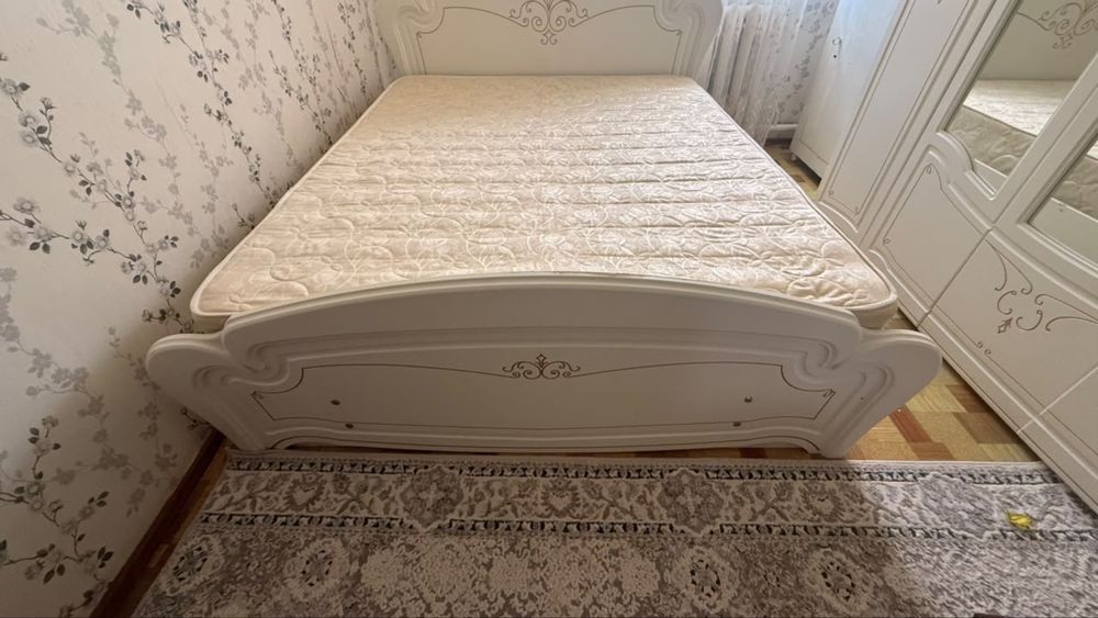 Спальный кровать
