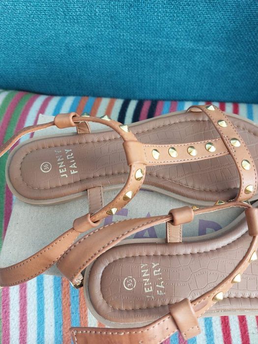 Дамски ежедневни сандали