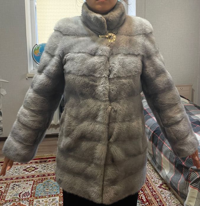 ШУБА . Голубая норка.