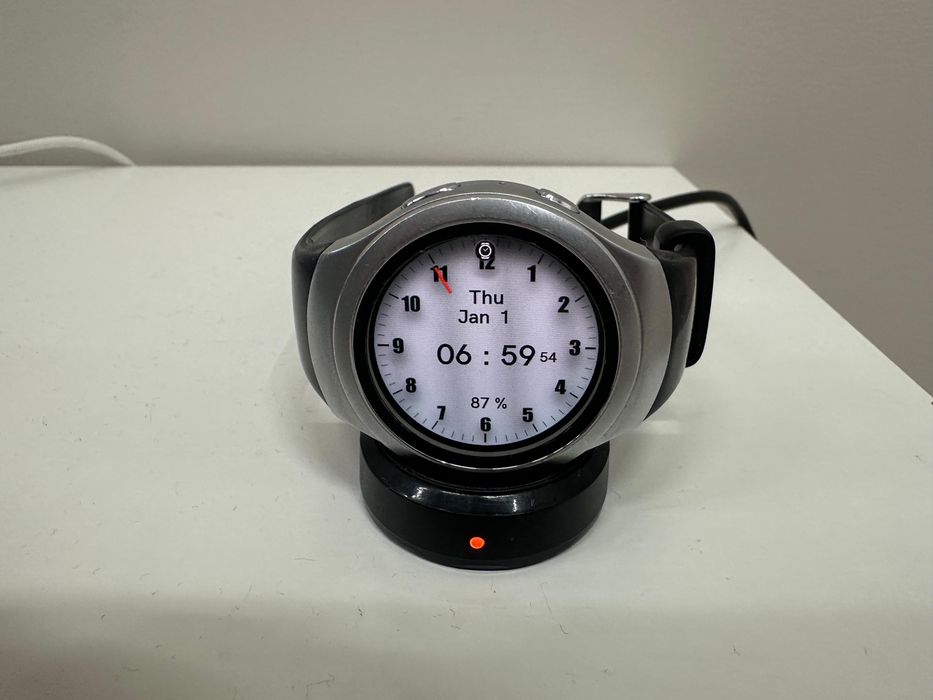 Часы Samsung gear S2