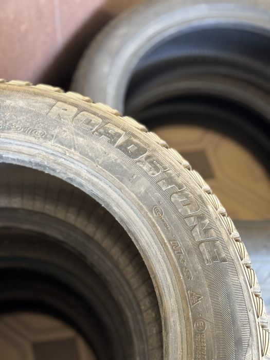 Зимние шины Roadstone 205/55/R16!