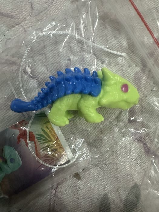 Киндера игрушки! !