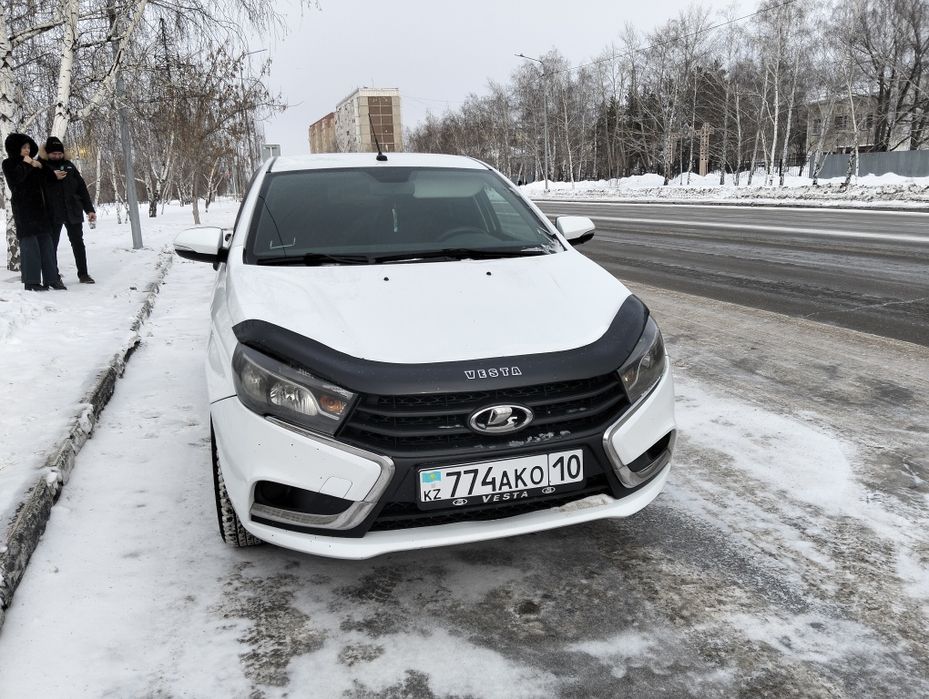 Продам Весту в хорошем состоянии