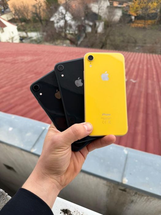 iPhone XR Black/White/Yellow, Memorie 64/128GB, 100% Baterie - FRUMOS