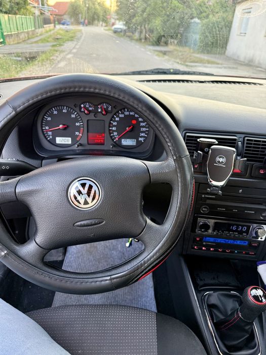 Volkswagen VW Golf 4 Special - 2.0 Benzina (115 CP) - An 2002 - Import Germania