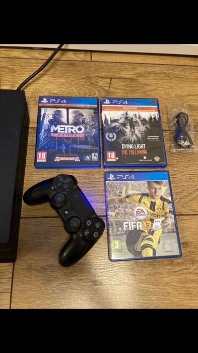 PS4 Pro 1TB с три игри и джойстик