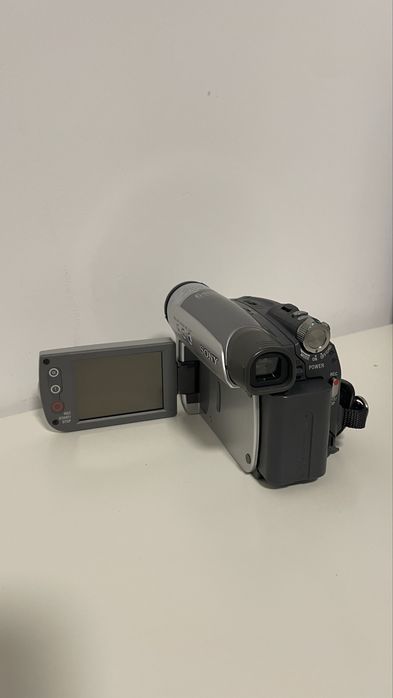 Vand camere video/foto vechi