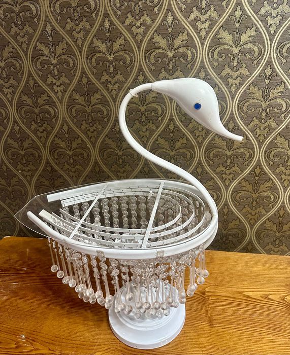 Металлический лебедь с подсветкой!