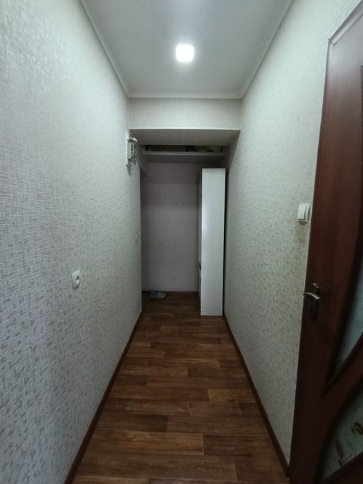 2хкомн кв в центре Абая140, 2эт