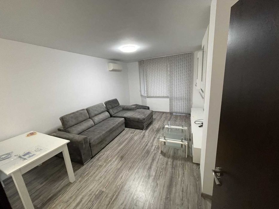 Дава се под наем Тристаен апартамент в Бургас, Славейков - 120 кв.м за 400 € - Снимка #1