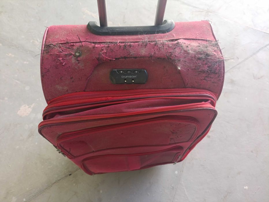 Чемодан сотилади