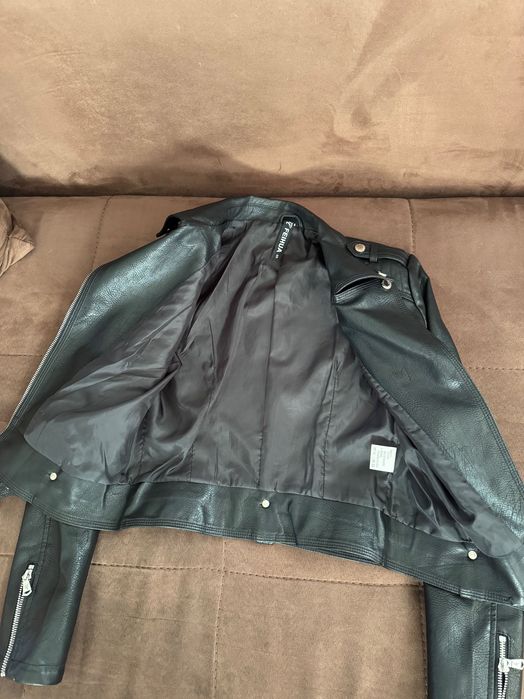 Дамско кожено яке