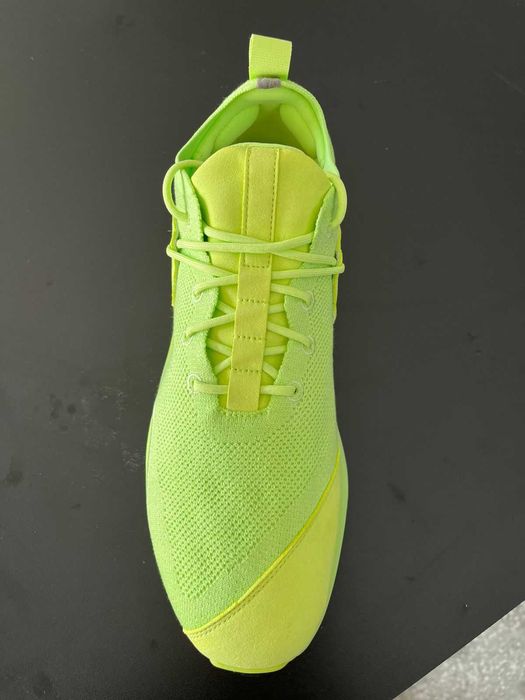 Продавам маратонки, размер 48, стелка 31 см.