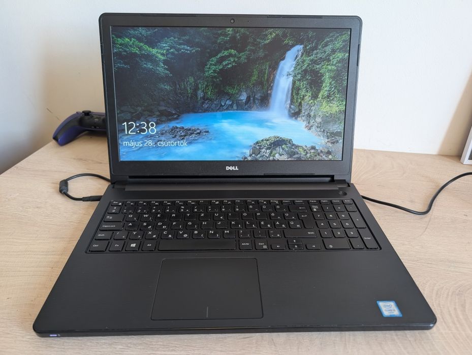 Dell Vostro 15 - i3 6. Gen