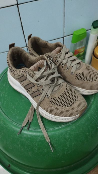 Продам детскую обувь