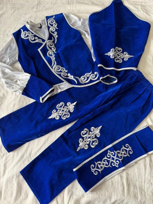 Костюм национальный