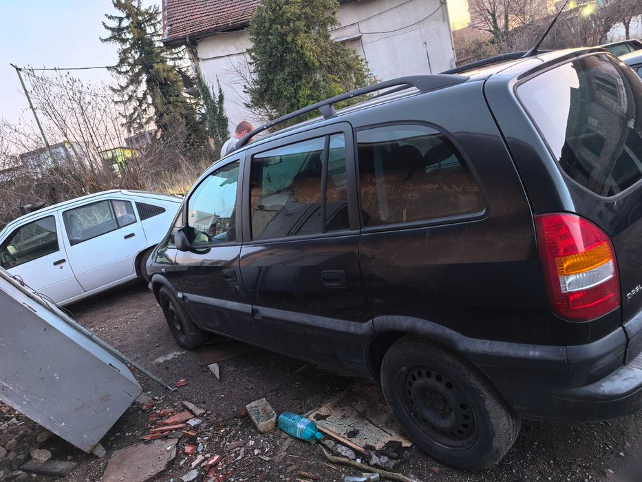 Опел Зафира А, на Части