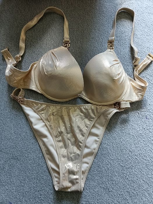 Costume de baie noi