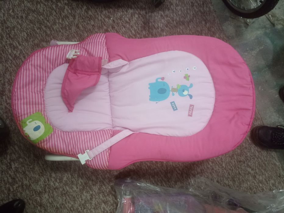 Продавам бебешки шезлонг