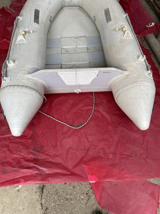 Barca gonflabila dacon