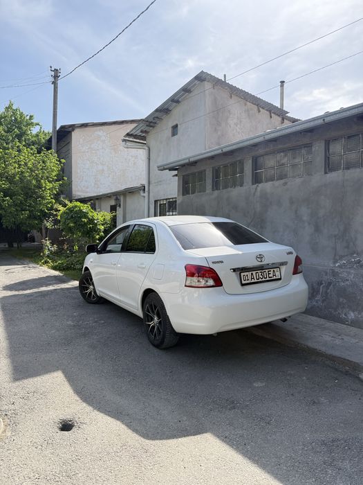 Toyota Yaris 2012 — 3