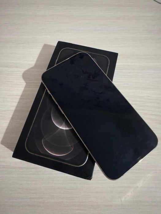 Iphone 12 pro продается.