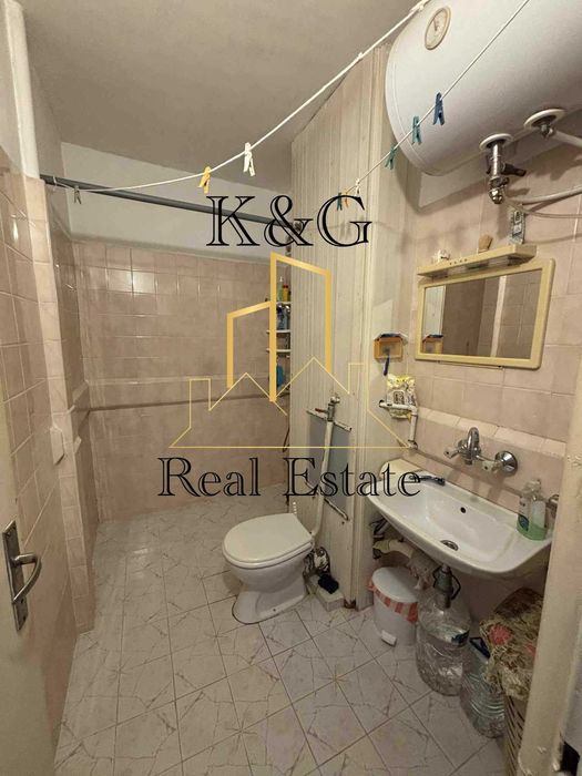 Продава се Двустаен апартамент в Разград, Освобождение - 80 кв.м за 1084 €/кв.м - Снимка #4