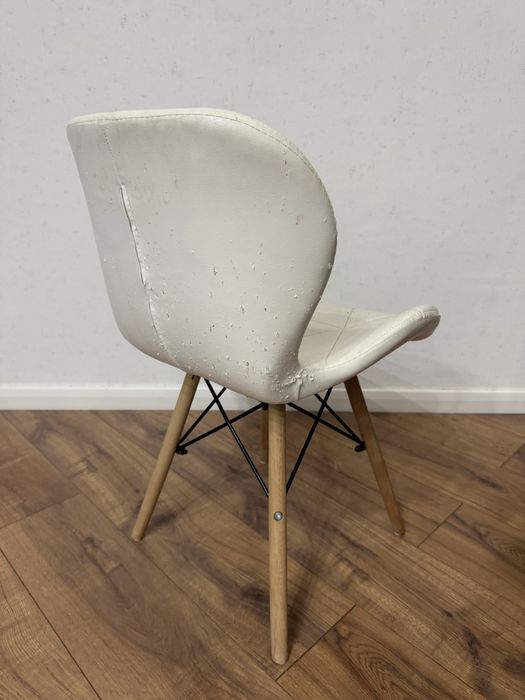 Стул белый стильный