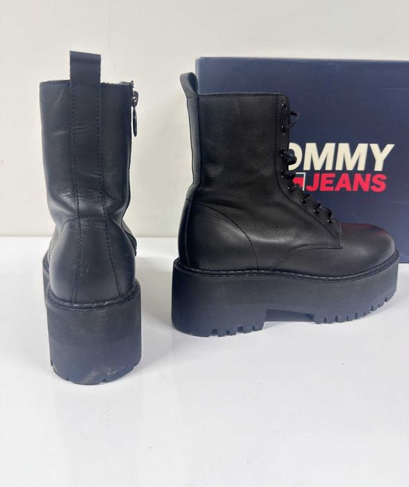 Много запазени Кожени кубинки TOMMY JEANS Cleat Ankle Boot - Размер 39 (25 см стелка)