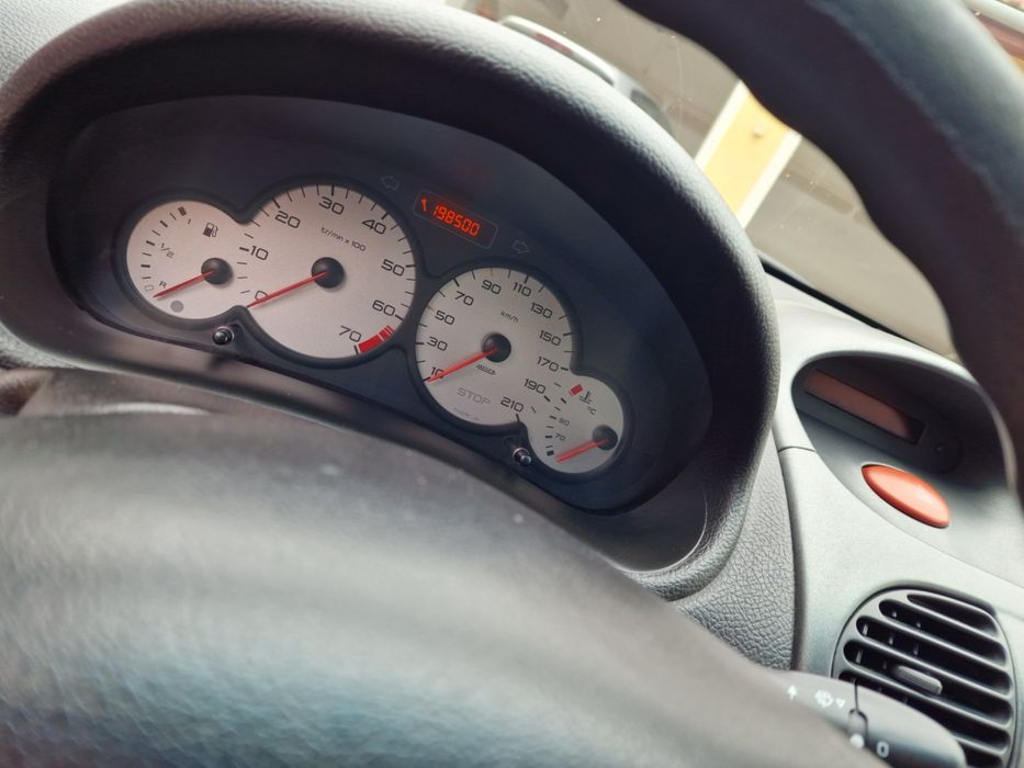 Mașină Peugeot 206 an 2003 motor 1.4 l  UNIC PROPRIETAR