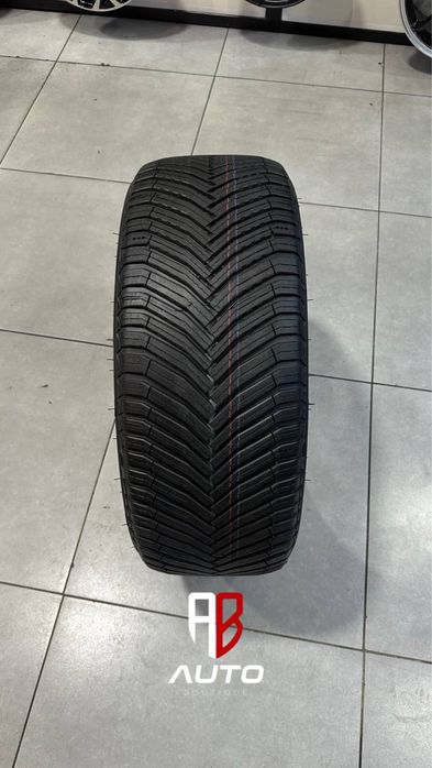 Michelin Crossclimate 2 245/45 R19