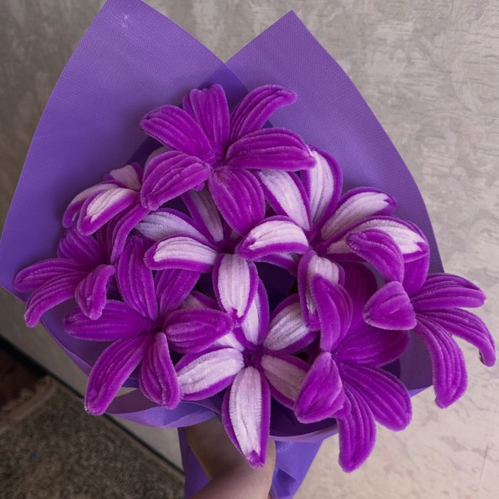 Букеты лилий из синельной проволоки