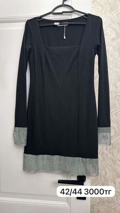 Продам платья нарядные