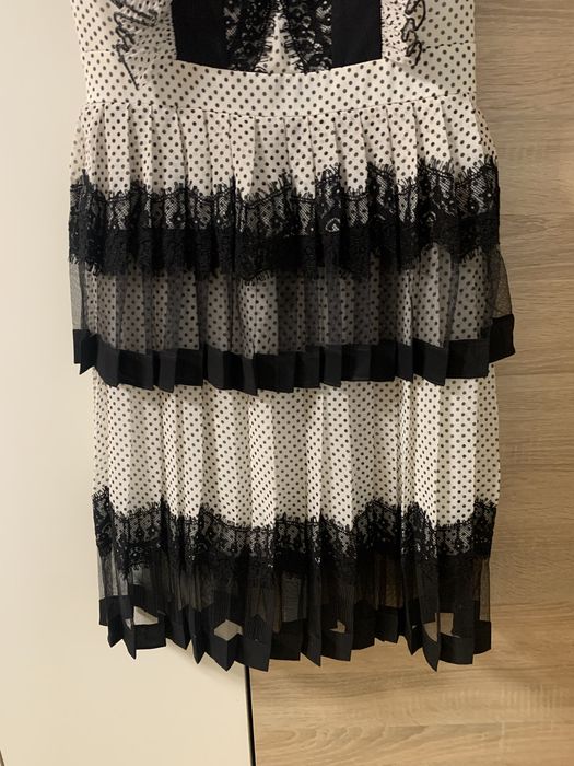 Rochie plisata cu dantela
