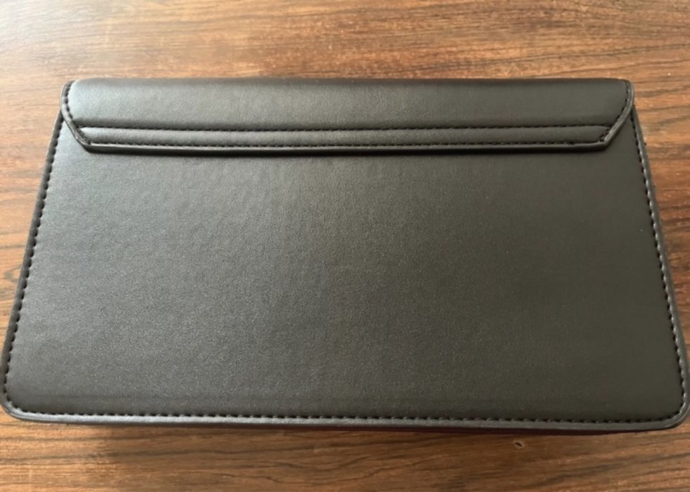 Gentuta Sinsay de culoare neagra.