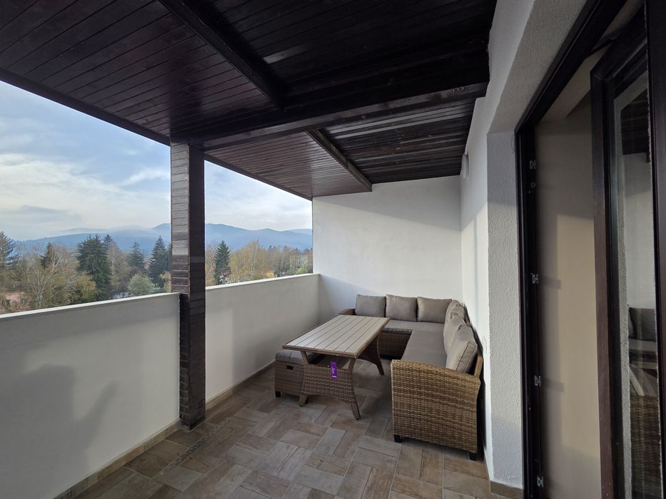 Продава  спешно чисто нов, луксозен мансарден четиристаен апартамент