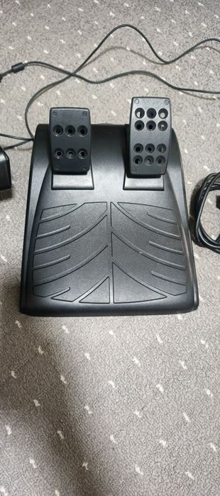Игровой руль Logitech