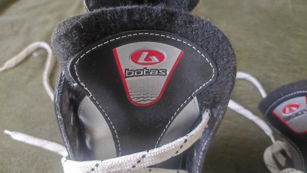 Коньки хоккейные б/у