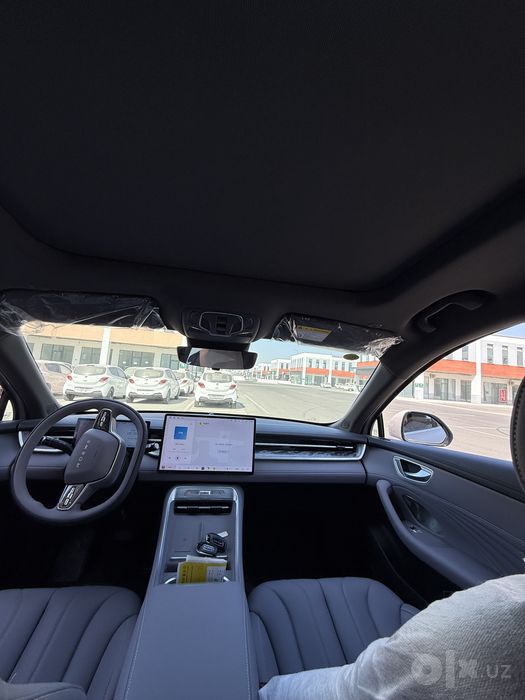 ROEWE M7 2100km.
