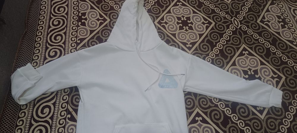 Худи от PALACE..