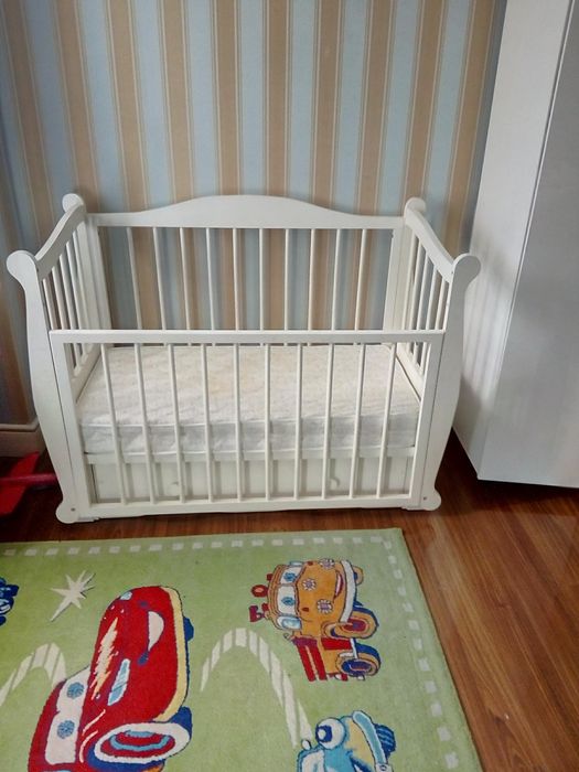 Детская кровать / манеж дерево обмен