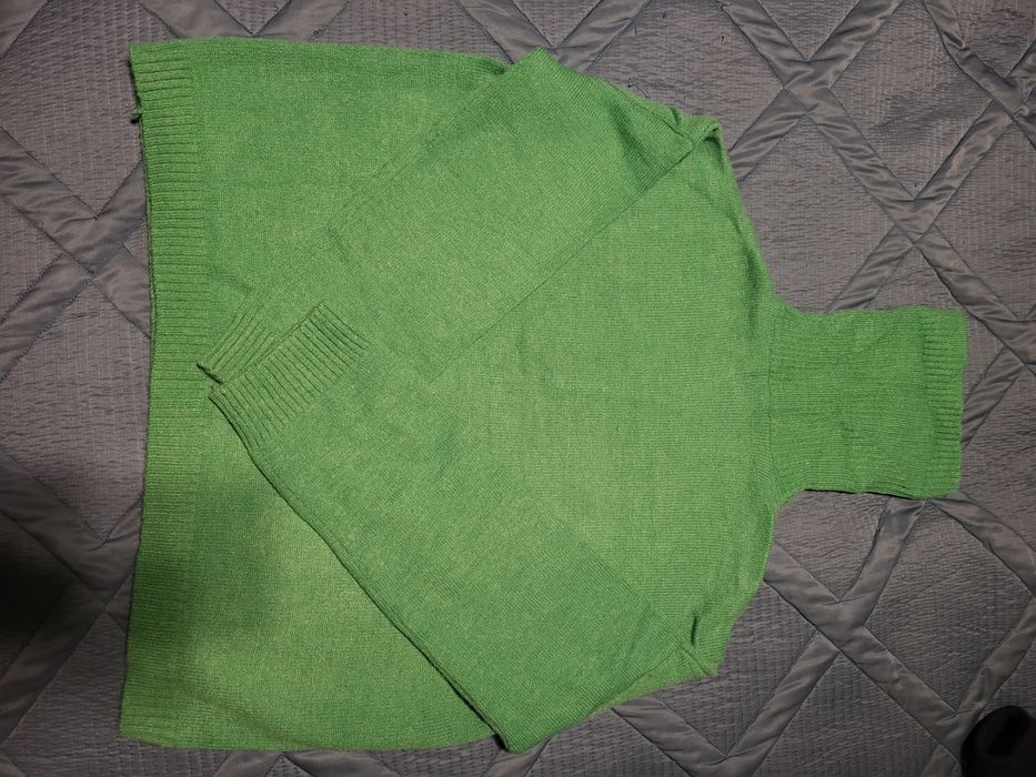 Тёплый свитер Zara зеленый