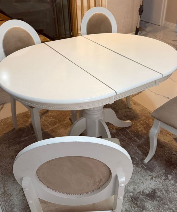 Set masă extensibilă + 4 scaune tapițate – MDF vopsit, alb/bej